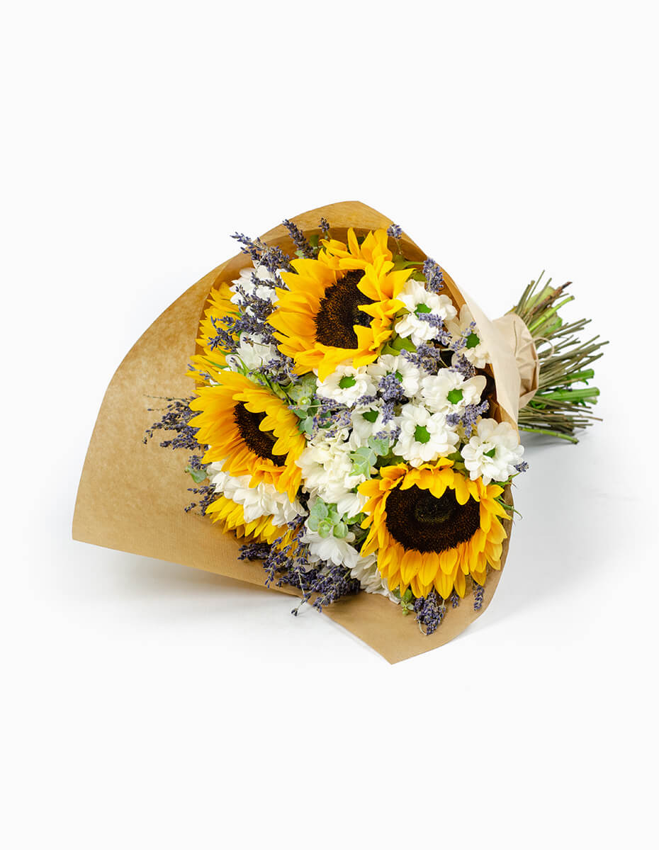 Ramo de Girassóis, Lavanda e Margaridas com verdura incluída.